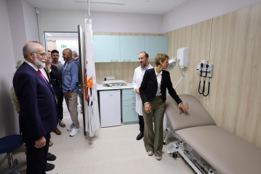 Una delegación del Gobierno de Navarra acudió este miércoles, 16 de septiembre, a la inauguración del nuevo centro de salud de Villava