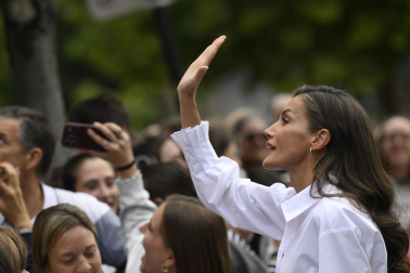 Fotos de la visita de la reina Letizia a su antiguo colegio, La Gesta, en Oviedo