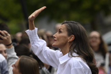 Fotos de la visita de la reina Letizia a su antiguo colegio, La Gesta, en Oviedo