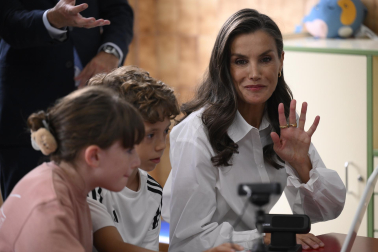 Fotos de la visita de la reina Letizia a su antiguo colegio, La Gesta, en Oviedo