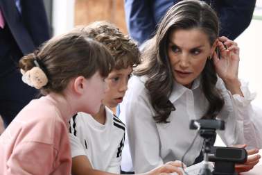 Fotos de la visita de la reina Letizia a su antiguo colegio, La Gesta, en Oviedo
