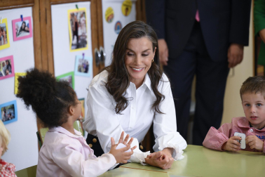 Fotos de la visita de la reina Letizia a su antiguo colegio, La Gesta, en Oviedo