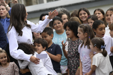 Fotos de la visita de la reina Letizia a su antiguo colegio, La Gesta, en Oviedo