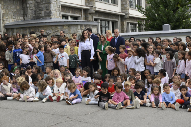 Fotos de la visita de la reina Letizia a su antiguo colegio, La Gesta, en Oviedo