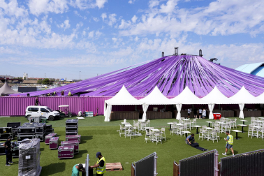 Fotos: Así es Macondo Park, el estadio y la 'ciudad' que se han construido para los 12 conciertos de Shakira en Madrid