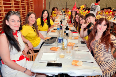 Comida de las cuadrillas en el día de las peñas de las fiestas de Santa Eufemia 2026 en Villafranca