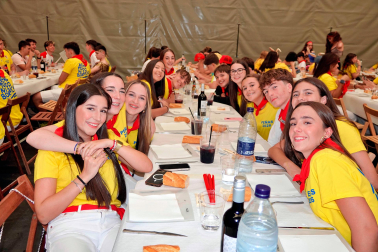 Comida de las cuadrillas en el día de las peñas de las fiestas de Santa Eufemia 2026 en Villafranca