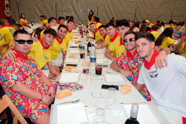 Comida de las cuadrillas en el día de las peñas de las fiestas de Santa Eufemia 2026 en Villafranca