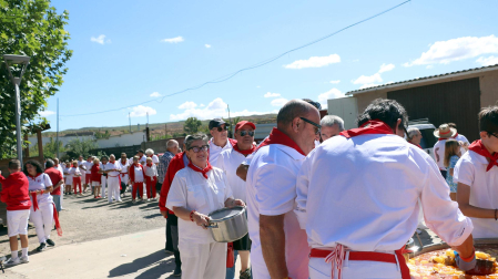 Calderetes, cuadrillas, comida y celebraciones en la localidad este viernes 18 de septiembre, con motivo del día de la vega en las fiestas de Fitero