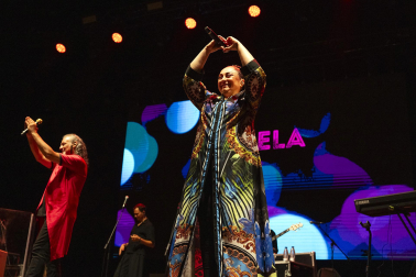 Fotos del concierto de Camela en el Navarra Arena de Pamplona