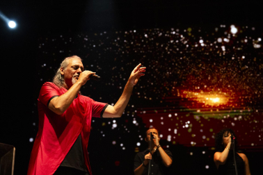 Fotos del concierto de Camela en el Navarra Arena de Pamplona