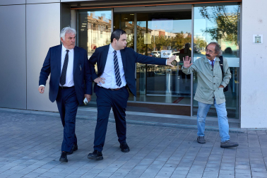Foto de la salida de Ramón Lázaro del juzgado