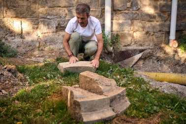 Fotos de los hallazgos arqueológicos encontrados en las excavaciones en la trasera de la catedral de Pamplona