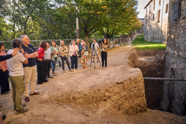 Fotos de los hallazgos arqueológicos encontrados en las excavaciones en la trasera de la catedral de Pamplona