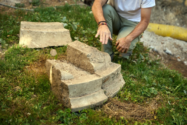Fotos de los hallazgos arqueológicos encontrados en las excavaciones en la trasera de la catedral de Pamplona