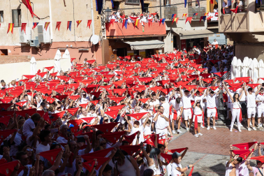 Fotos del cohete de fiestas de Corella 2026