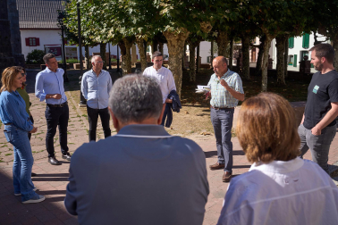 Visita a las obras de recuperación de las antiguas murallas de Burguete