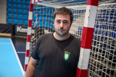 El técnico Iñaki Eransus se hace cargo esta temporada del equipo de Anaitasuna en la División de Honor Oro