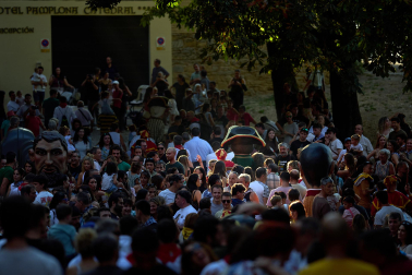Salida de la comparsa y actuación de La Pamplonesa en San Fermín Txikito 2026, actos del sábado 26 de septiembre