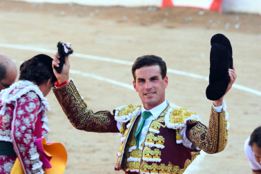 Los diestros David Fandila 'El Fandi', Fernando Adrián y Cristiano Torres se enfrentaron en la plaza de Corella este sábado, 26 de septiembre, a cinco toros de Antonio Bañuelos y uno de El Pilar.