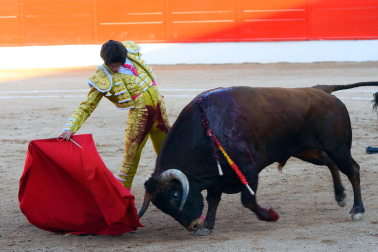 Los diestros David Fandila 'El Fandi', Fernando Adrián y Cristiano Torres se enfrentaron en la plaza de Corella este sábado, 26 de septiembre, a cinco toros de Antonio Bañuelos y uno de El Pilar.