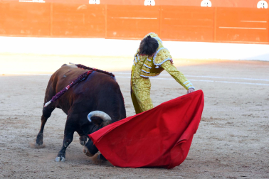 Los diestros David Fandila 'El Fandi', Fernando Adrián y Cristiano Torres se enfrentaron en la plaza de Corella este sábado, 26 de septiembre, a cinco toros de Antonio Bañuelos y uno de El Pilar.