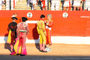 Los diestros David Fandila 'El Fandi', Fernando Adrián y Cristiano Torres se enfrentaron en la plaza de Corella este sábado, 26 de septiembre, a cinco toros de Antonio Bañuelos y uno de El Pilar.