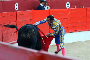 Los diestros David Fandila 'El Fandi', Fernando Adrián y Cristiano Torres se enfrentaron en la plaza de Corella este sábado, 26 de septiembre, a cinco toros de Antonio Bañuelos y uno de El Pilar.