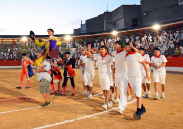 Los diestros David Fandila 'El Fandi', Fernando Adrián y Cristiano Torres se enfrentaron en la plaza de Corella este sábado, 26 de septiembre, a cinco toros de Antonio Bañuelos y uno de El Pilar.