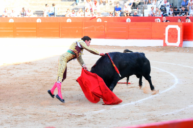 Los diestros David Fandila 'El Fandi', Fernando Adrián y Cristiano Torres se enfrentaron en la plaza de Corella este sábado, 26 de septiembre, a cinco toros de Antonio Bañuelos y uno de El Pilar.