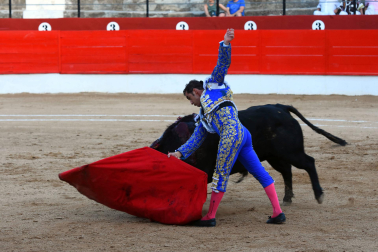 Los diestros David Fandila 'El Fandi', Fernando Adrián y Cristiano Torres se enfrentaron en la plaza de Corella este sábado, 26 de septiembre, a cinco toros de Antonio Bañuelos y uno de El Pilar.