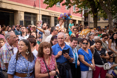 Foto de la procesión de San Fermín Txikito y la Ezpata-dantza