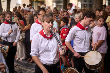 Foto de la procesión de San Fermín Txikito y la Ezpata-dantza