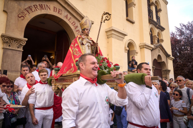 Foto de la procesión de San Fermín Txikito y la Ezpata-dantza