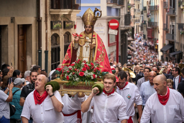 Foto de la procesión de San Fermín Txikito y la Ezpata-dantza