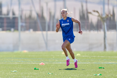 Matilda Larsson se ejercita en Tajonar antes del Osasuna B-Burgos del pasado fin de semana