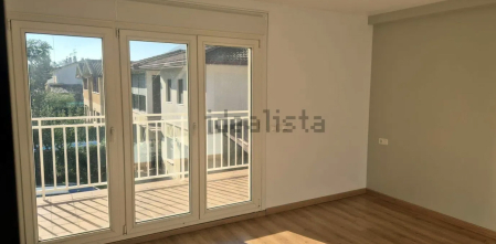 Dormitorio principal con terraza en la primera planta