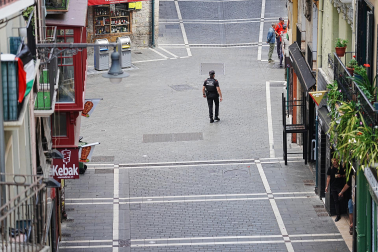 Fotos del dispositivo policial por un supuesto atrincheramiento en el Casco Antiguo