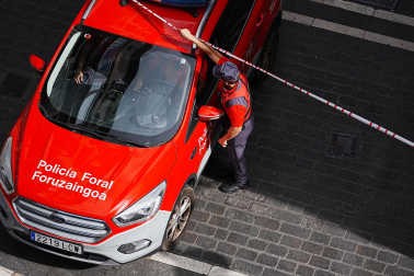 Fotos del dispositivo policial por un supuesto atrincheramiento en el Casco Antiguo
