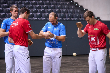 Fotos de la elección de material en el Navarra Arena para las semifinales y la final del Masters CaixaBank