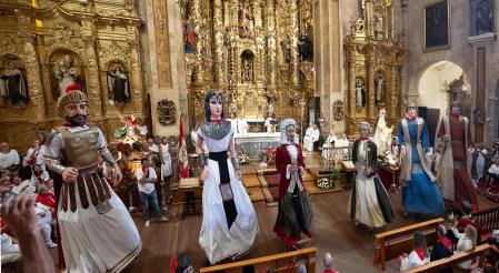 Procesión en honor al patrón San Miguel en fiestas de Corella