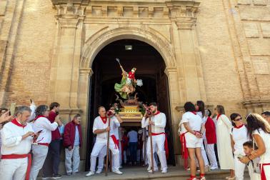 Procesión en honor al patrón San Miguel en fiestas de Corella