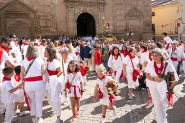 Procesión en honor al patrón San Miguel en fiestas de Corella