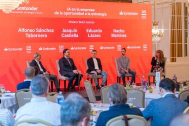 Fotos del foro Banco Santander-Diario de Navarra: 'IA en la empresa: de la oportunidad a la estrategia'