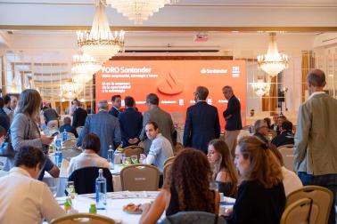 Fotos del foro Banco Santander-Diario de Navarra: 'IA en la empresa: de la oportunidad a la estrategia'