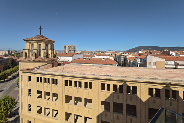 Ático dúplex a estrenar en Edificio Maristas