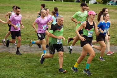 Fotos de la V Carrera por parejas 'Cada oveja con su pareja' en Zizur con la participación de 400 corredores