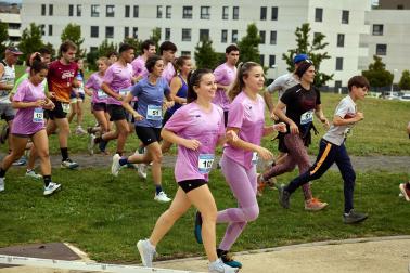 Fotos de la V Carrera por parejas 'Cada oveja con su pareja' en Zizur con la participación de 400 corredores