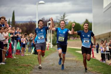 Fotos de la V Carrera por parejas 'Cada oveja con su pareja' en Zizur con la participación de 400 corredores