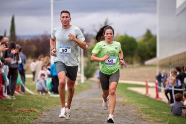 Fotos de la V Carrera por parejas 'Cada oveja con su pareja' en Zizur con la participación de 400 corredores